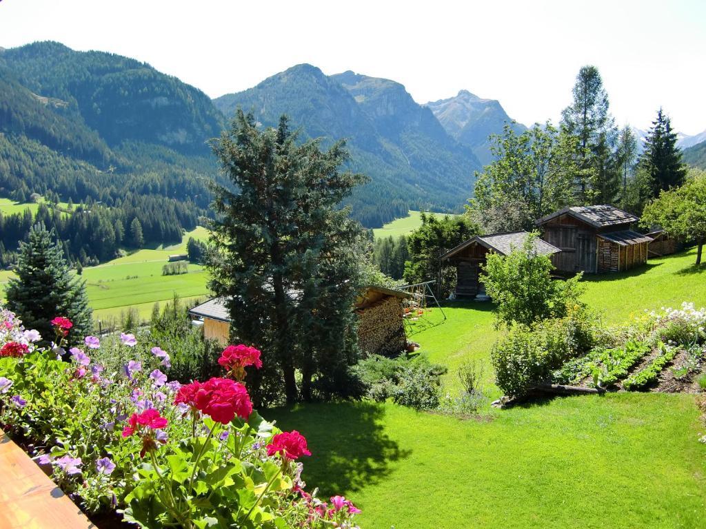 Haus Mader Hotel Trins Exterior photo
